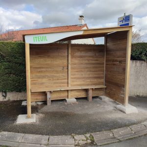 Abri Bus Bois Evolution + Banquette en Pin traité
