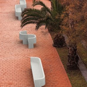 Banc en béton Hache