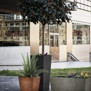 Jardinière en béton Malva