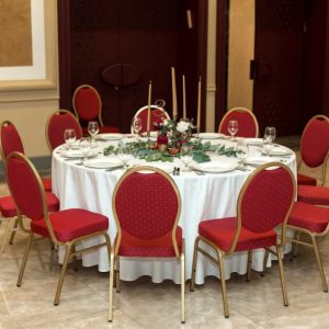 Lot de 12 Chaises Banquet Confort - Rouge et Dorée