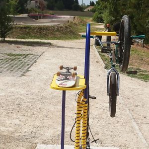 4 Station de réparation vélo sport de glisse CLEVER Overall Lambesc